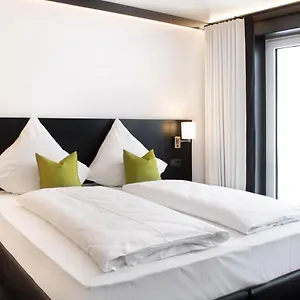 Mak By Wmm Hotell