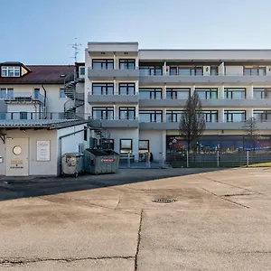 Huber Living Basic 304 Apartment