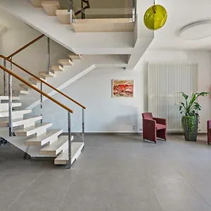 Huber Living Basic 206 Apartment