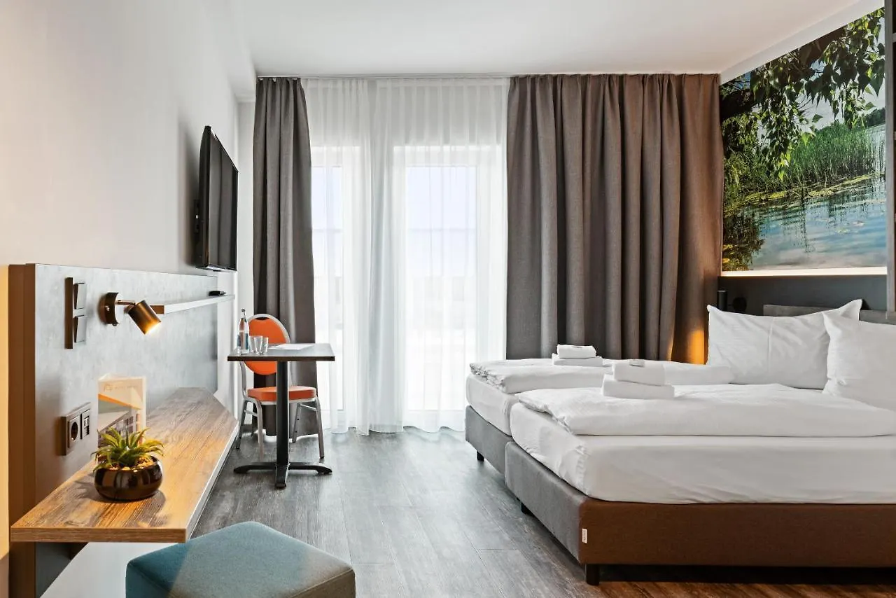 גרמרינג Hotel Amper 3*,